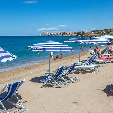Poseidon Hotel 4*