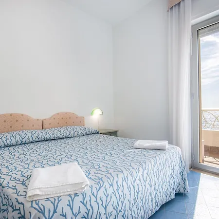 Poseidon Hotel 4*