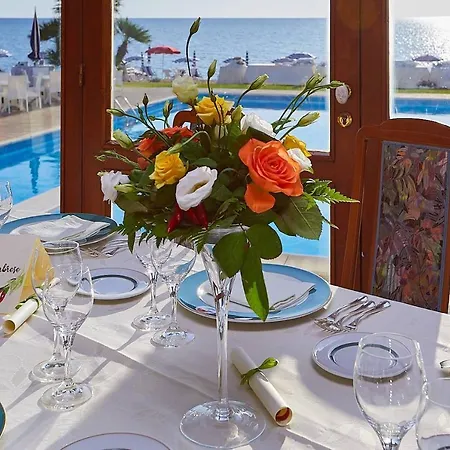Poseidon Hotel 4*