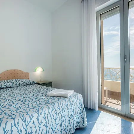 Poseidon Hotell 4*