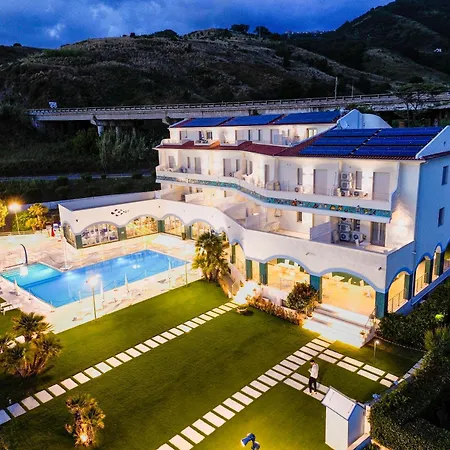 Poseidon Hotel 4*