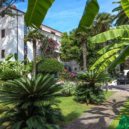 Poseidon Hotel 4*